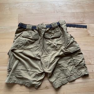 Duluth Trading Company shorts